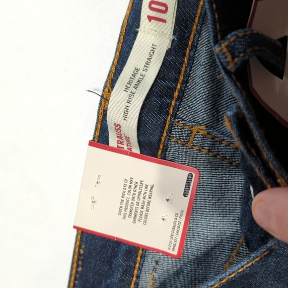 Levi's 10R Blue Straight Leg Kids Jeans with Floral Embroidery NEW WITH TAGS!! - Picture 4 of 11